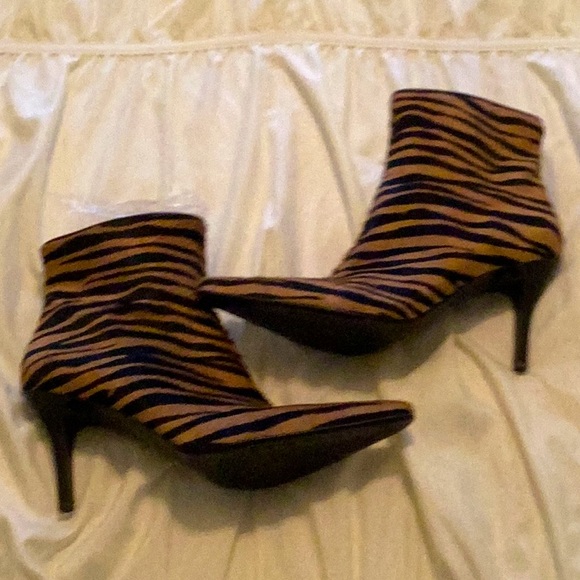 Antonio Melani Tiger Striped Horsehair Ankle Boots w/ Pointed Toes - Picture 3 of 11